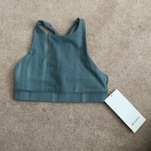 NWT LULULEMON SPORTSBRA SIZE 4